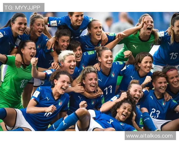 意大利足球明星与美女的魅力瞬间尽在这组精彩图片中